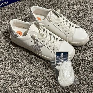 NWT STAR SNEAKER